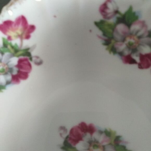 8" Bowl Hand Painted Pink & White Floral Flower Gold Trim Porcelain Vintage - Picture 2 of 9